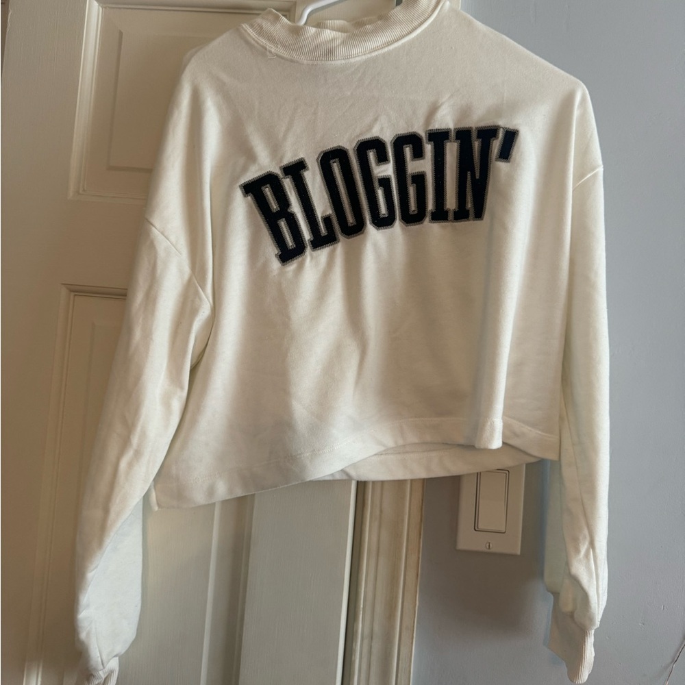 Long sleeve sweatshirt/long sleeve, comfortable and like brand new